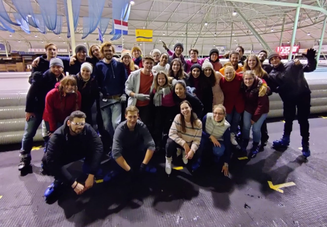 Groups photo of ice skating